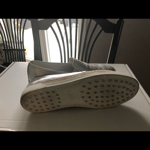 Silver Tod’s Espadrilles Super cute and new condition - Picture 3 of 4